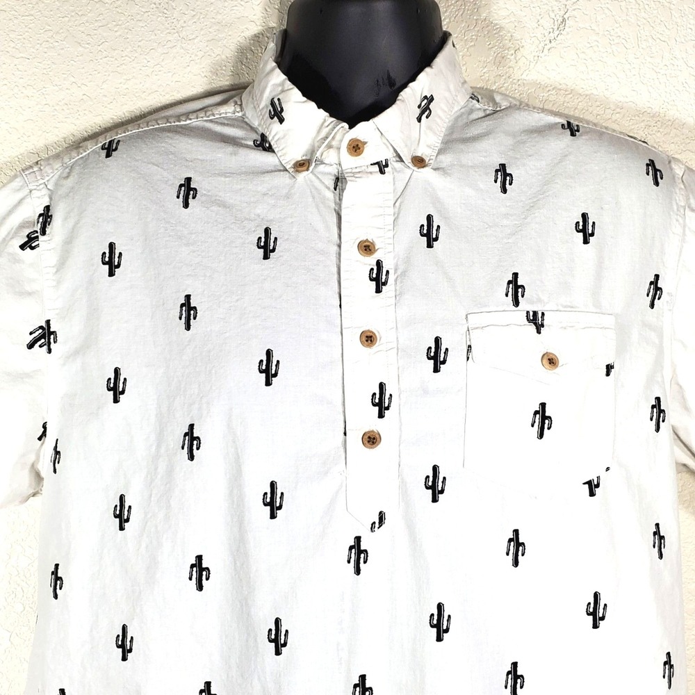Carbon Mens Large White Saguaro Cactus Print Short-Sleeve Button-Up Shirt Cotton